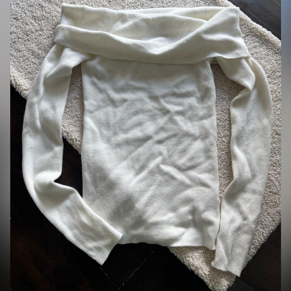 Wilfred off the shoulder sweater